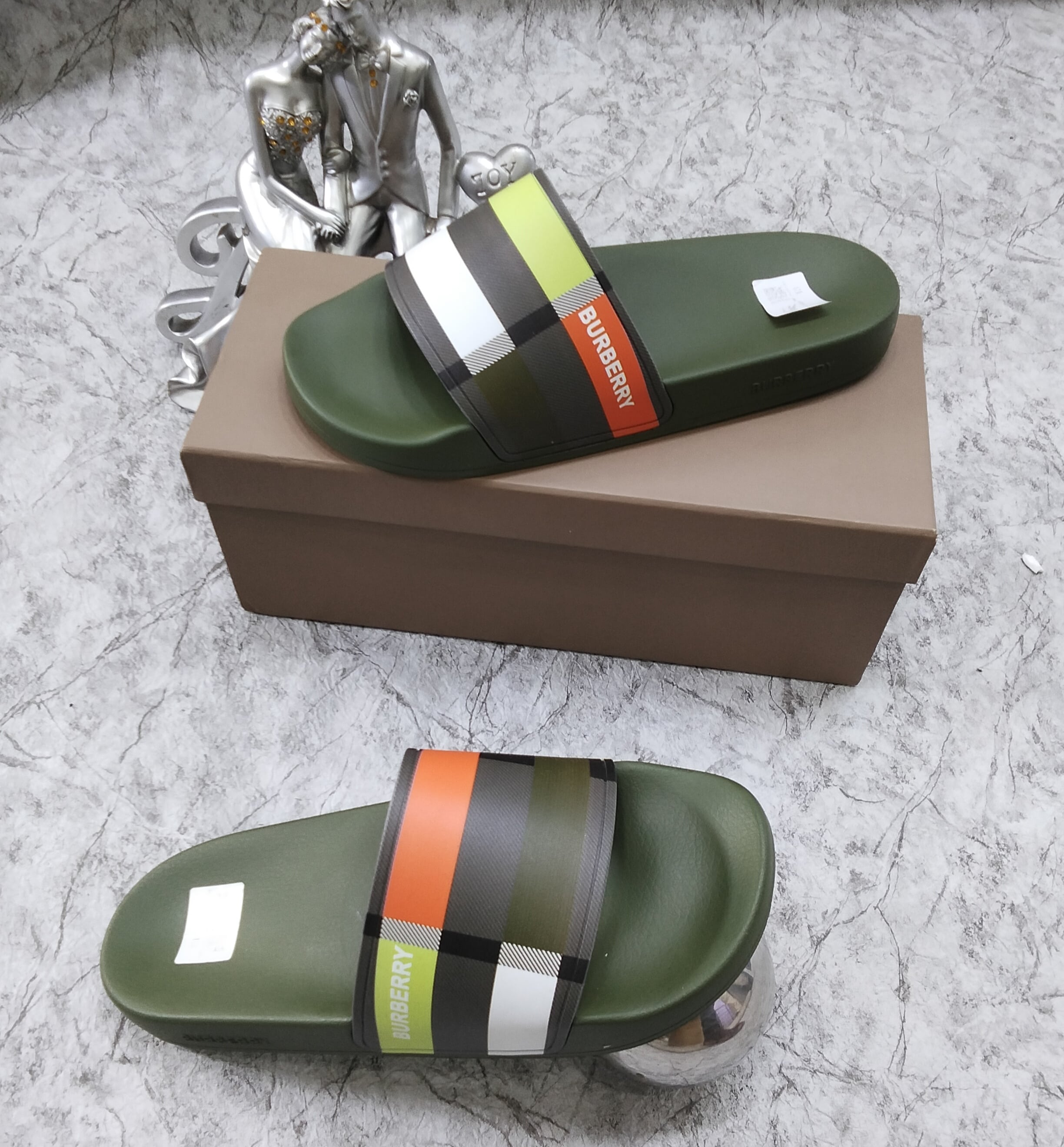 BURBERRY SLIDES